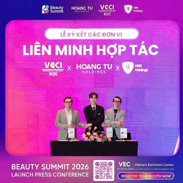 Knowledge, AI, and Business Innovation on the Floor