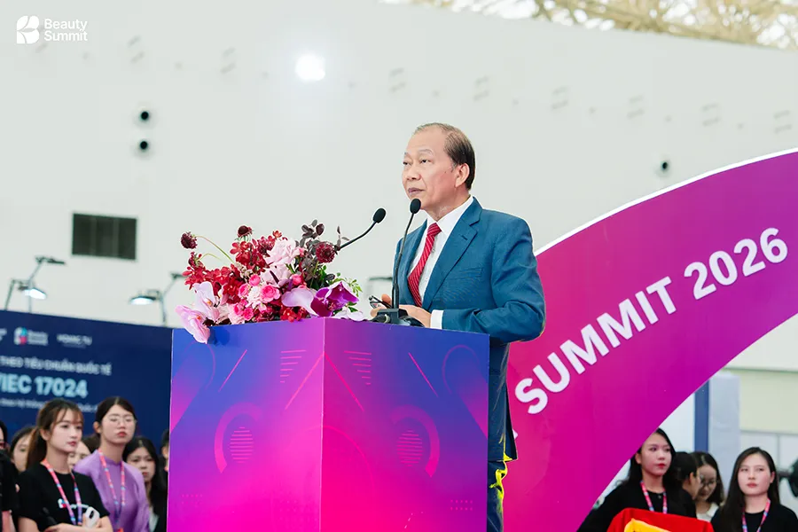 Mr. Hoang Quang Phong, Vice President of VCCI, acknowledged and commended the Organizing Committee's efforts in building a rich program with strong connectivity