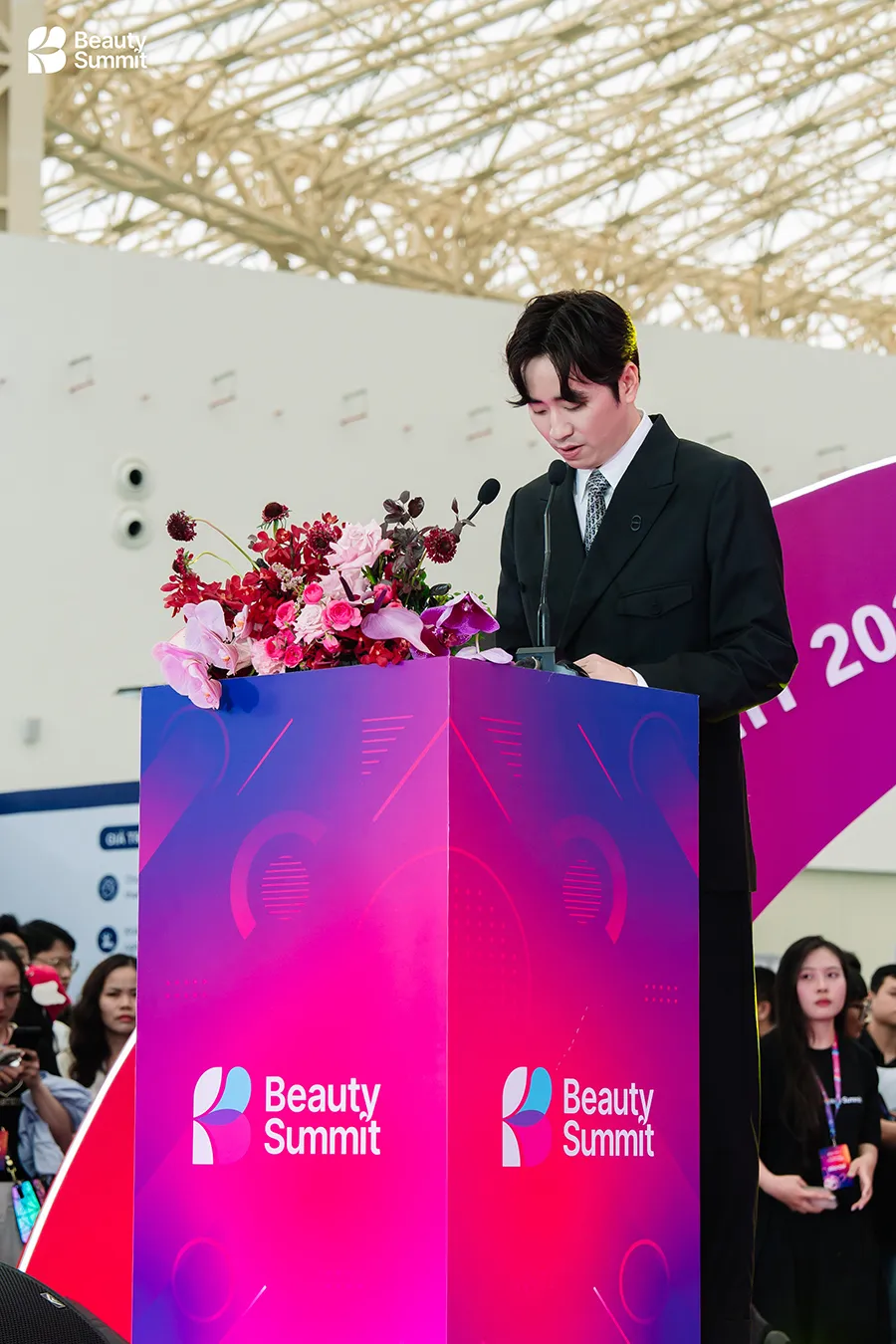 Mr. Than Minh Hoang, CEO of Hoang Tu Holdings, also addressed attendees as the representative of Beauty Summit at the opening ceremony.