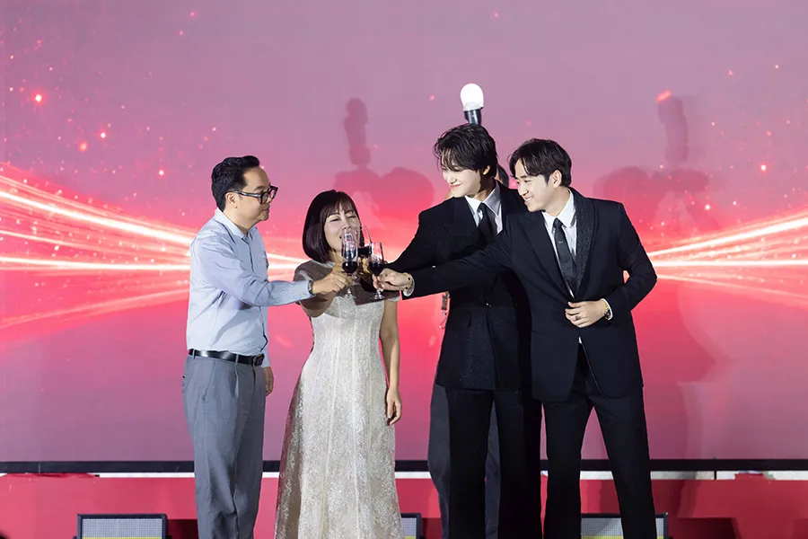 A celebratory toast marking the opening of the Beauty Awards 2026 ceremony.